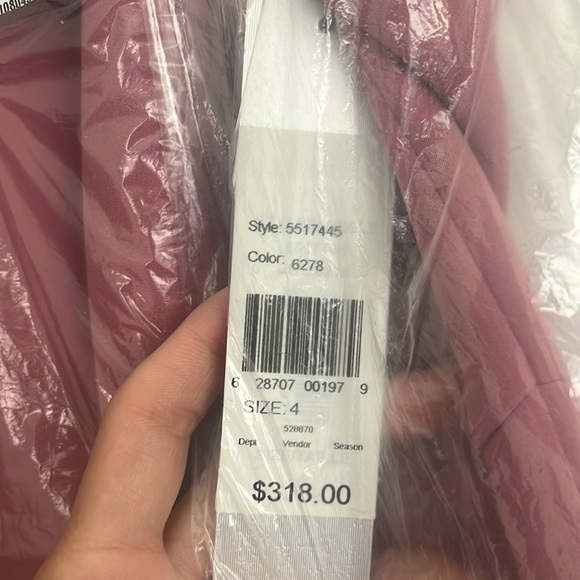 Sansa Bateau neck gown - Picture 6 of 7